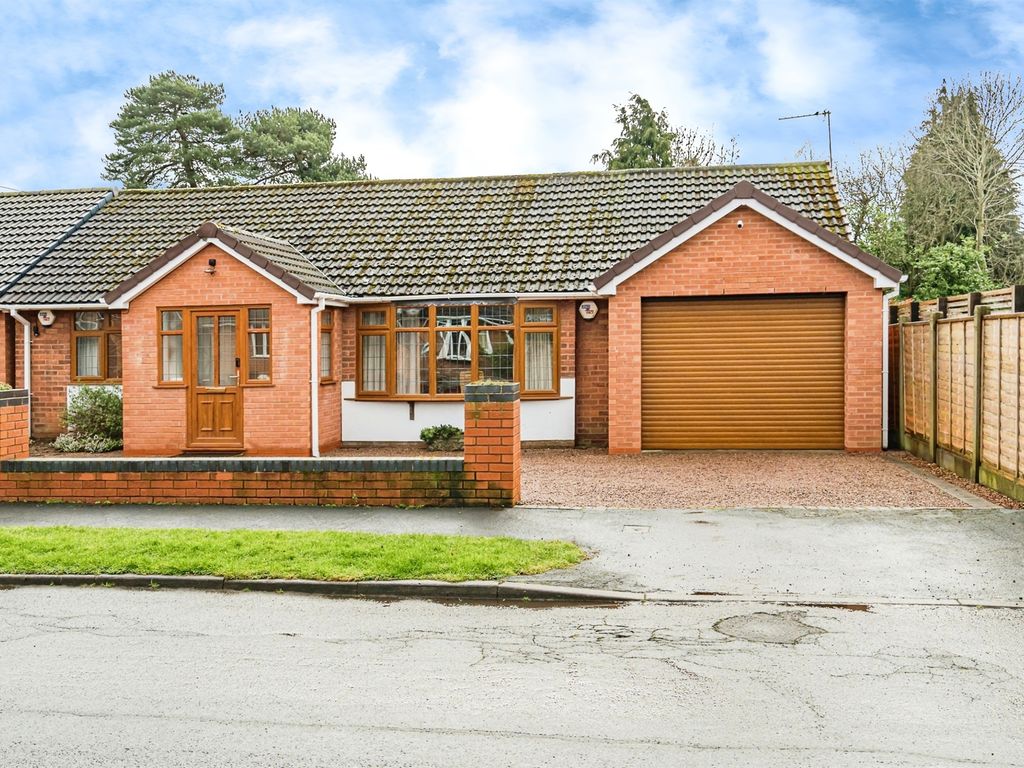 2 bed detached bungalow for sale in Beachwood Avenue, Wall Heath, Kingswinford DY6, £460,000