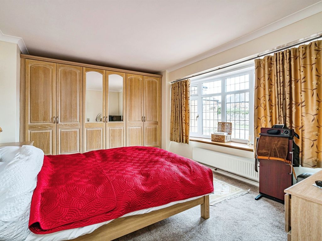 2 bed detached bungalow for sale in Beachwood Avenue, Wall Heath, Kingswinford DY6, £460,000