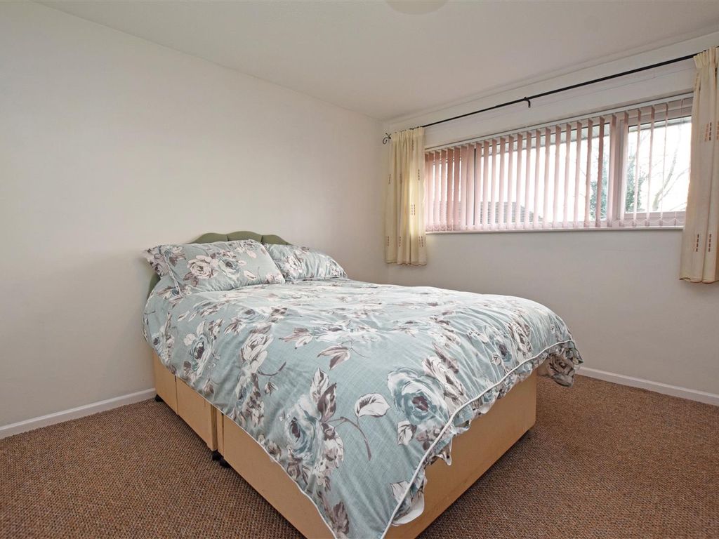 2 bed maisonette for sale in Evesham Walk, Middleton, Manchester M24, £130,000