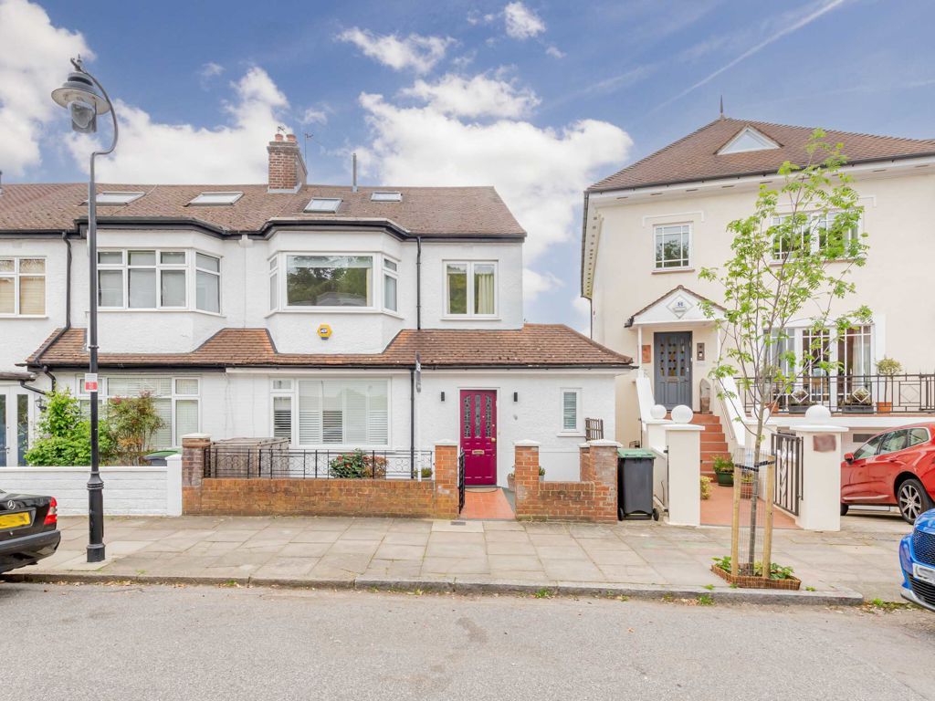 4 bed property for sale in Ellington Road, London N10, £1,420,000