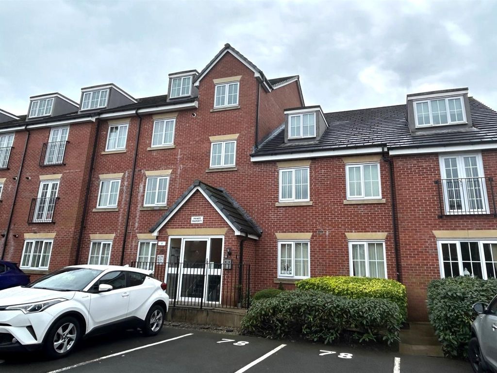 2 bed flat for sale in Priestfields, Leigh WN7, £99,950