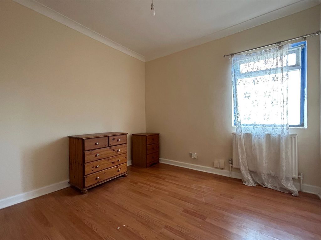 2 bed flat to rent in George Street, Reading, Berkshire RG1, £1,300 pcm
