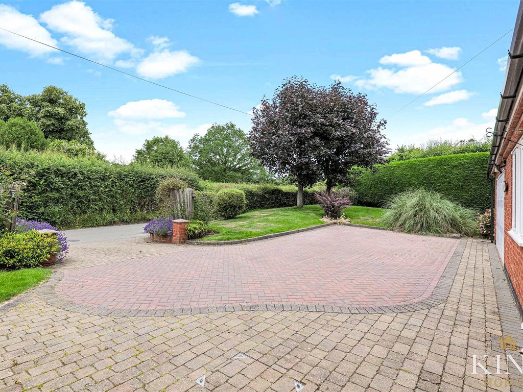 4 bed detached house for sale in Sambourne Lane, Coughton, Alcester B49, £625,000