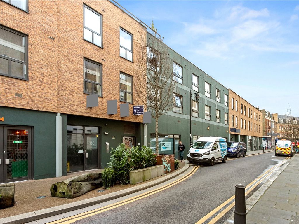 1 bed flat to rent in Cheshire Street, London E2, £2,000 pcm
