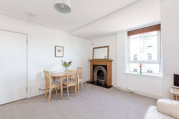 1 bed flat to rent in Raeburn Place, Stockbridge, Edinburgh EH4, £925 pcm