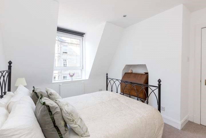 1 bed flat to rent in Raeburn Place, Stockbridge, Edinburgh EH4, £925 pcm