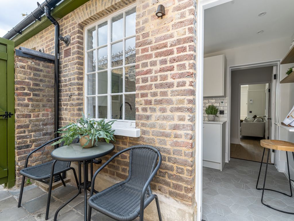 New home, 1 bed terraced house for sale in Alms Gate, London SE13, £435,000