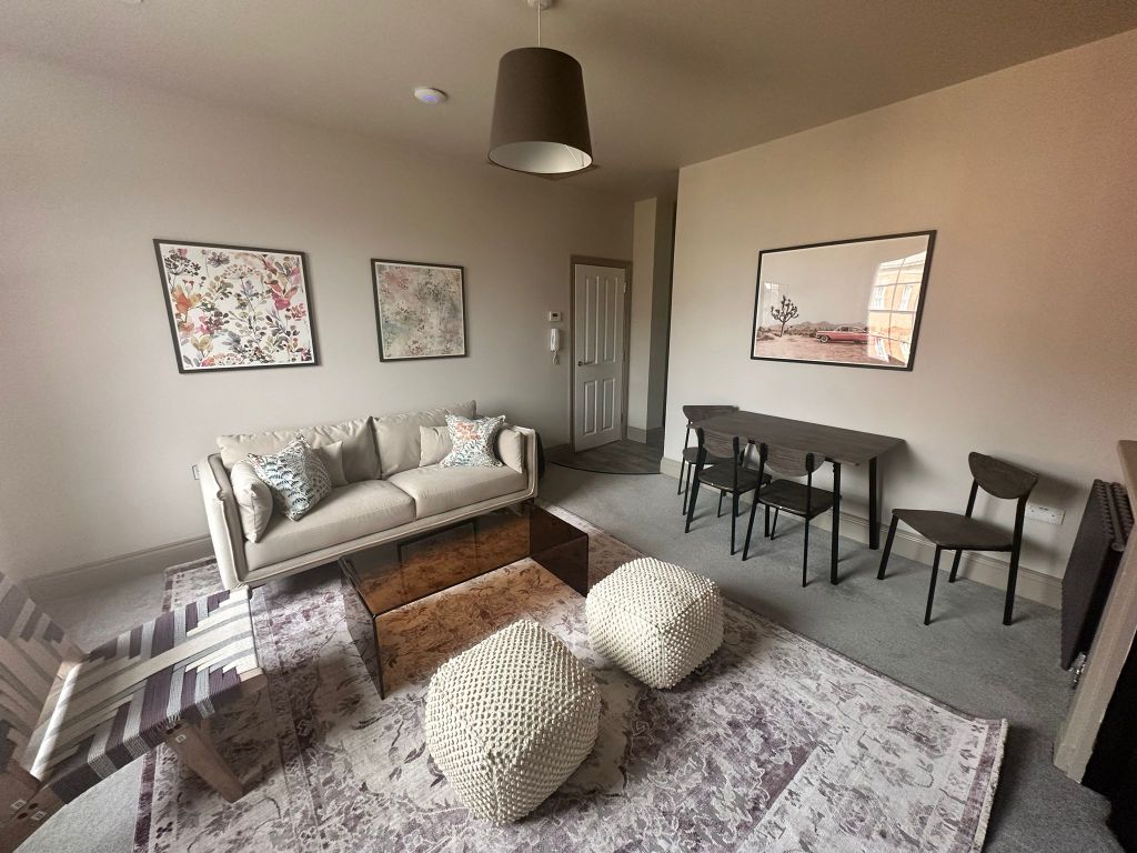 2 bed flat to rent in St. Marys Gate, Derby DE1, £1,050 pcm