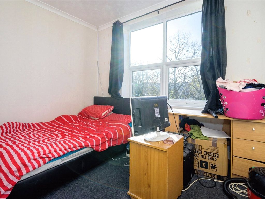 1 bed flat for sale in Radford Avenue, Plymouth, Devon PL4, £62,000