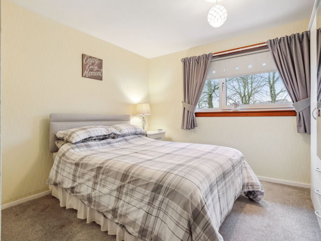 1 bed flat for sale in Birkenshaw Way, Armadale EH48, £75,000