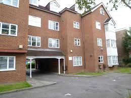 2 bed flat to rent in Station Road, Harrow HA1, £1,800 pcm