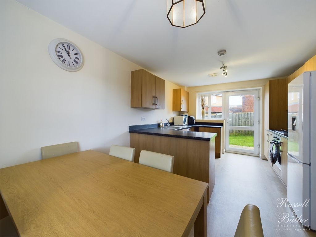 3 bed detached house for sale in Constance Street, Buckingham MK18, £156,000