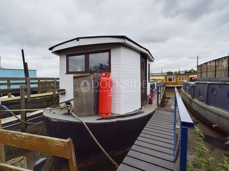 2 bed property for sale in Temple Boat Yard, Knight Road, Rochester ME2, £135,000