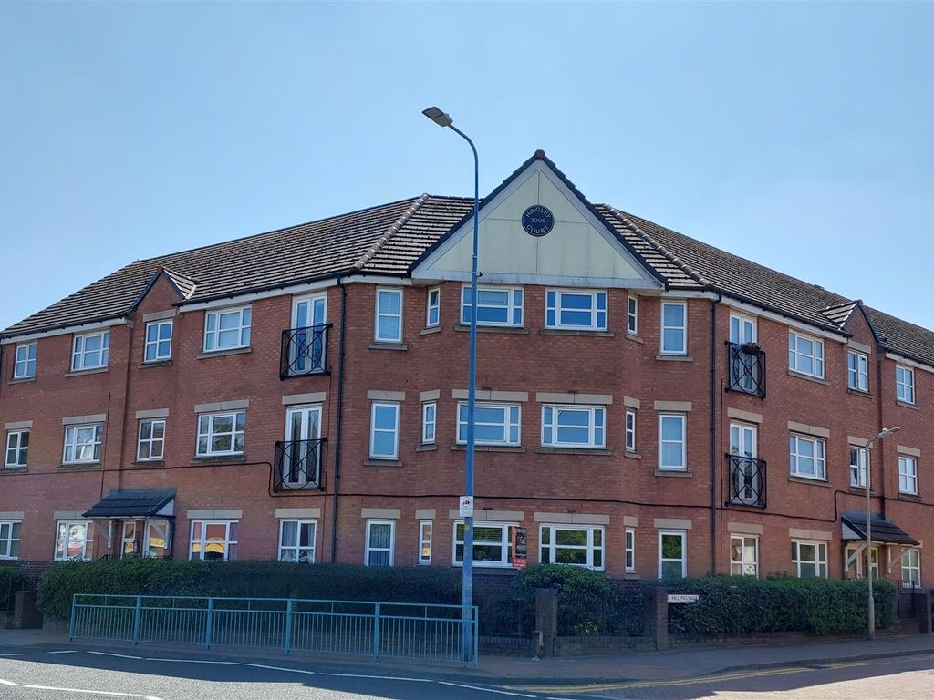 2 bed flat for sale in Hill Passage, Cradley Heath B64, £110,000