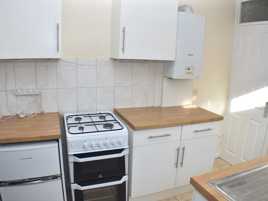 1 bed flat to rent in Lincoln Road, Peterborough, Cambs PE4, £725 pcm