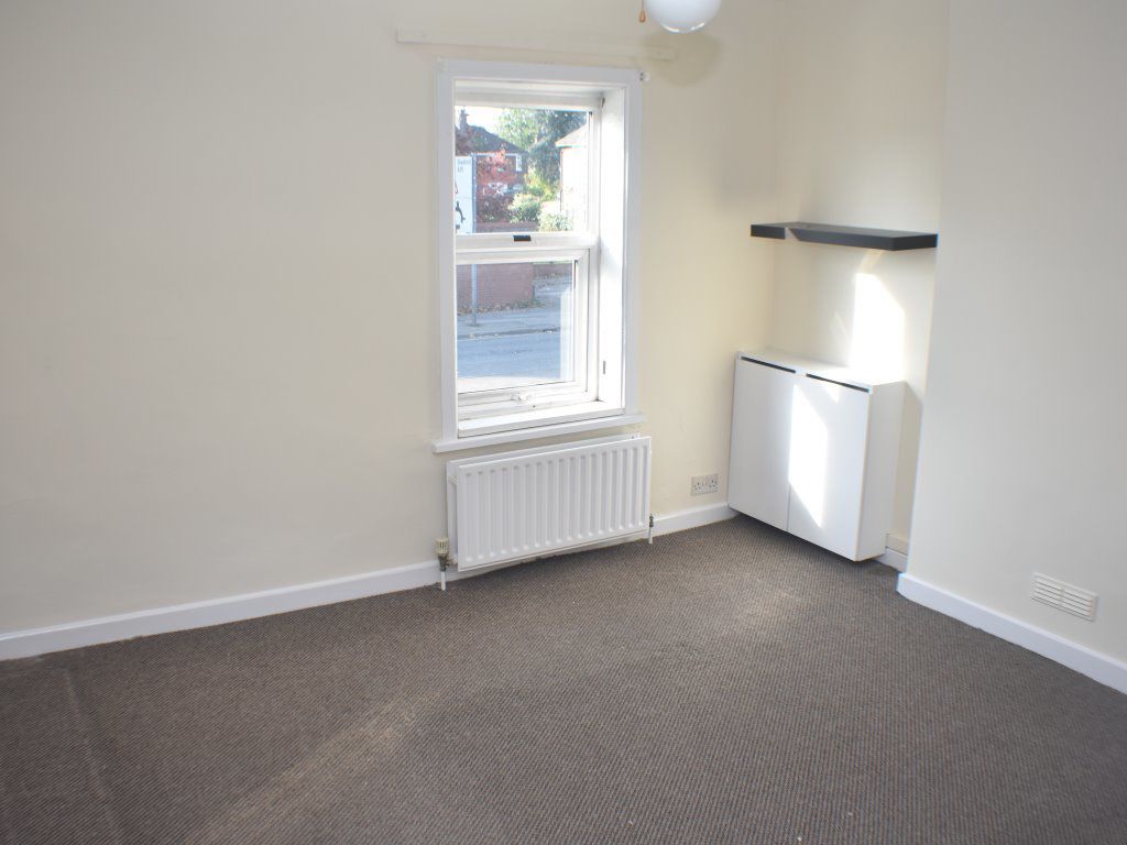 1 bed flat to rent in Lincoln Road, Peterborough, Cambs PE4, £725 pcm