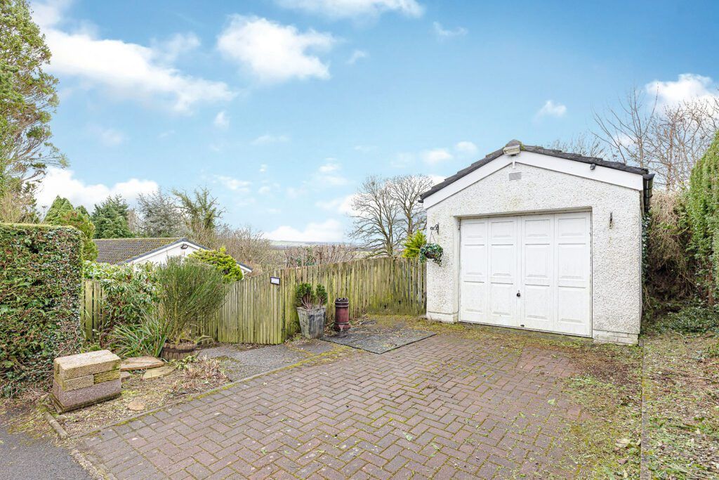 4 bed detached bungalow for sale in The Hollow, Back Yetts, Thornhill FK8, £345,000