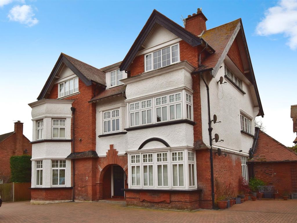 1 bed flat for sale in Norwich Road, Cromer NR27, £160,000
