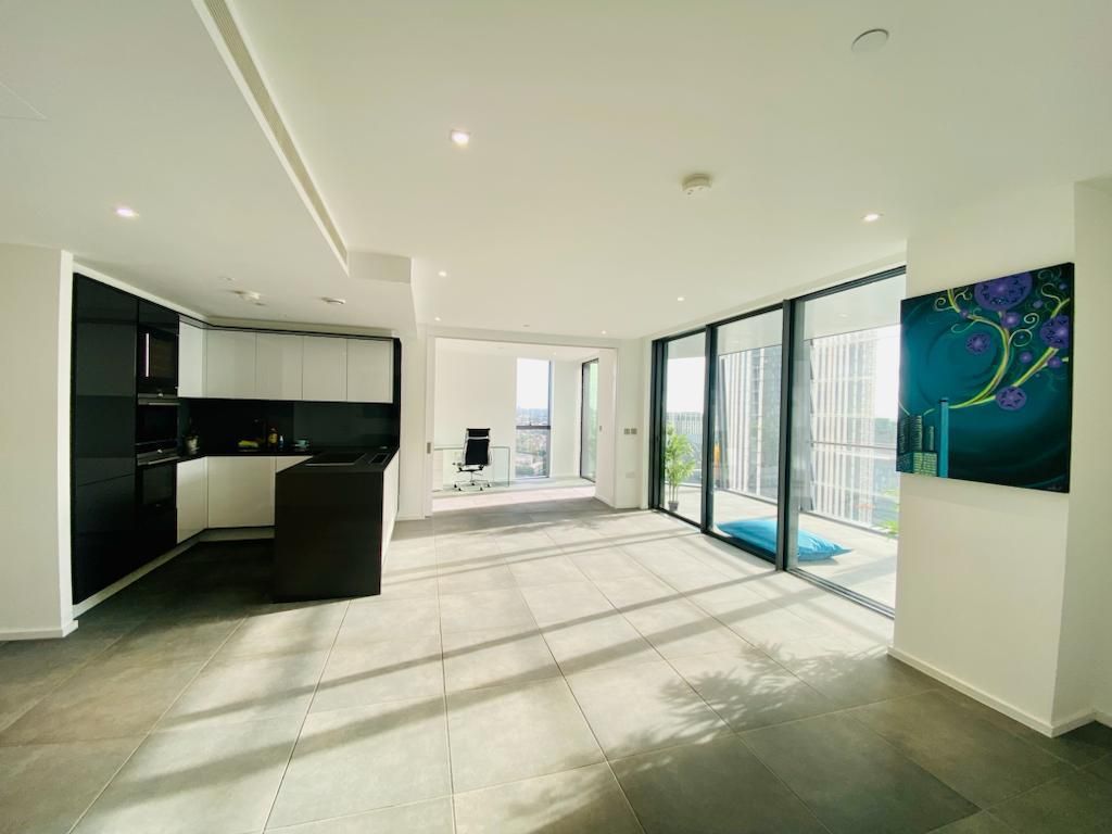 New home, 3 bed flat for sale in Dollar Bay, 3 Dollar Bay Place, Canary Wharf, London E14, £1,000,000