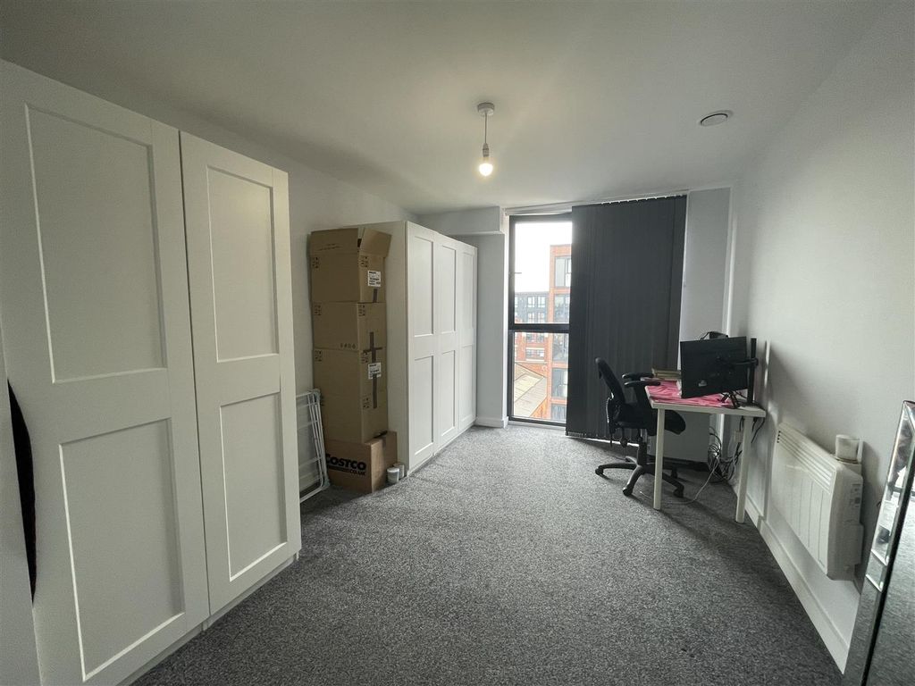 2 bed flat to rent in The Forge, Bradford Street, Birmingham B12, £1,000 pcm
