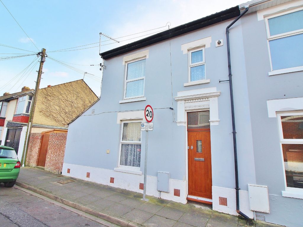 1 bed end terrace house for sale in Stamshaw Road, Portsmouth PO2, £185,000