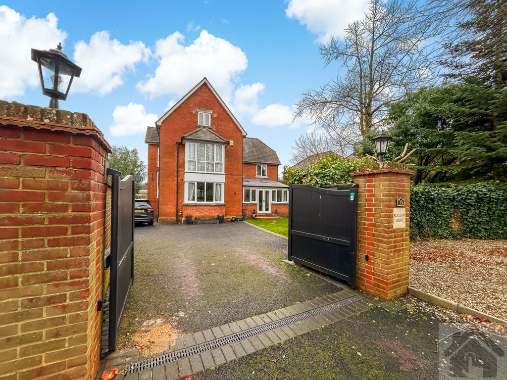 5 bed detached house for sale in Goodwins Road, King