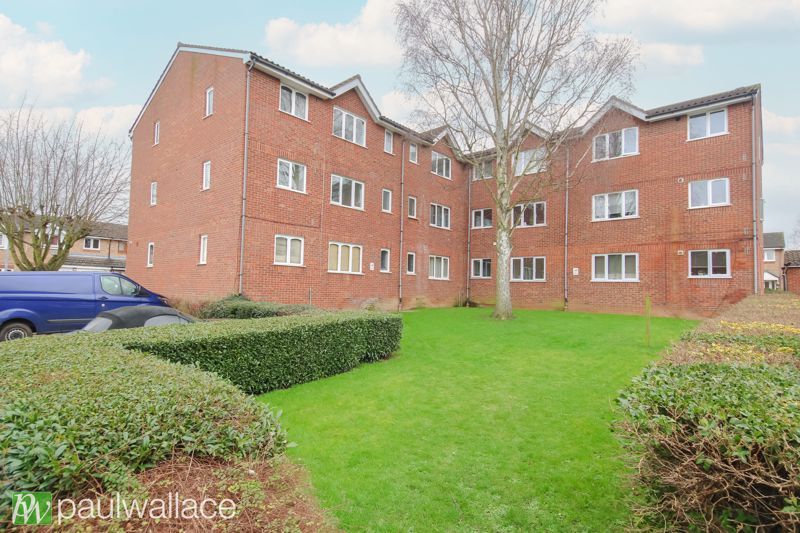 1 bed flat for sale in Howard Close, Waltham Abbey EN9, £149,995