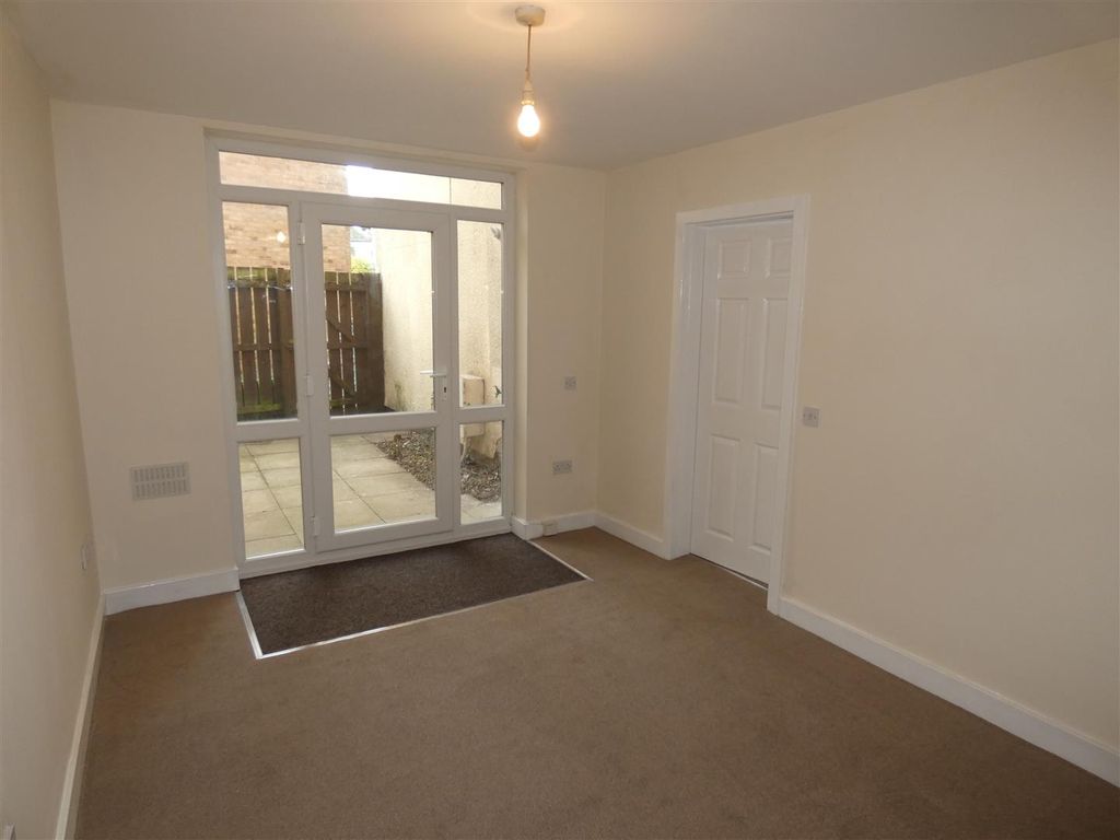 2 bed flat to rent in Church Street, South Cave, Brough HU15, £650 pcm