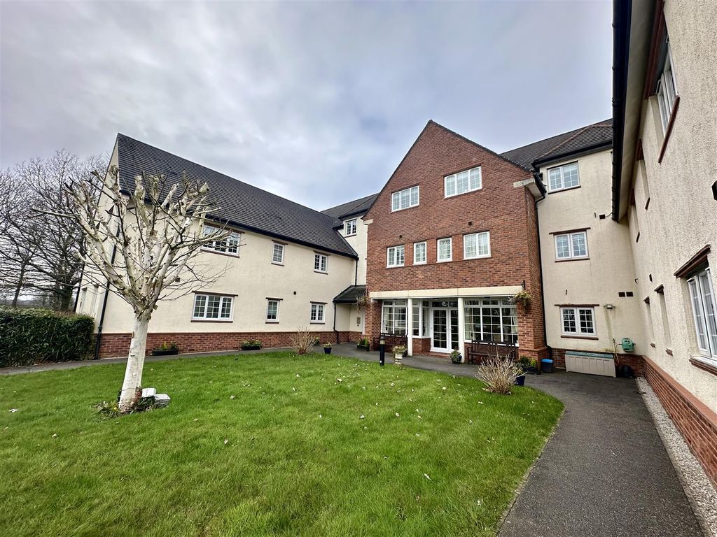 2 bed flat for sale in Faulkners Lane, Mobberley, Knutsford WA16, £135,000