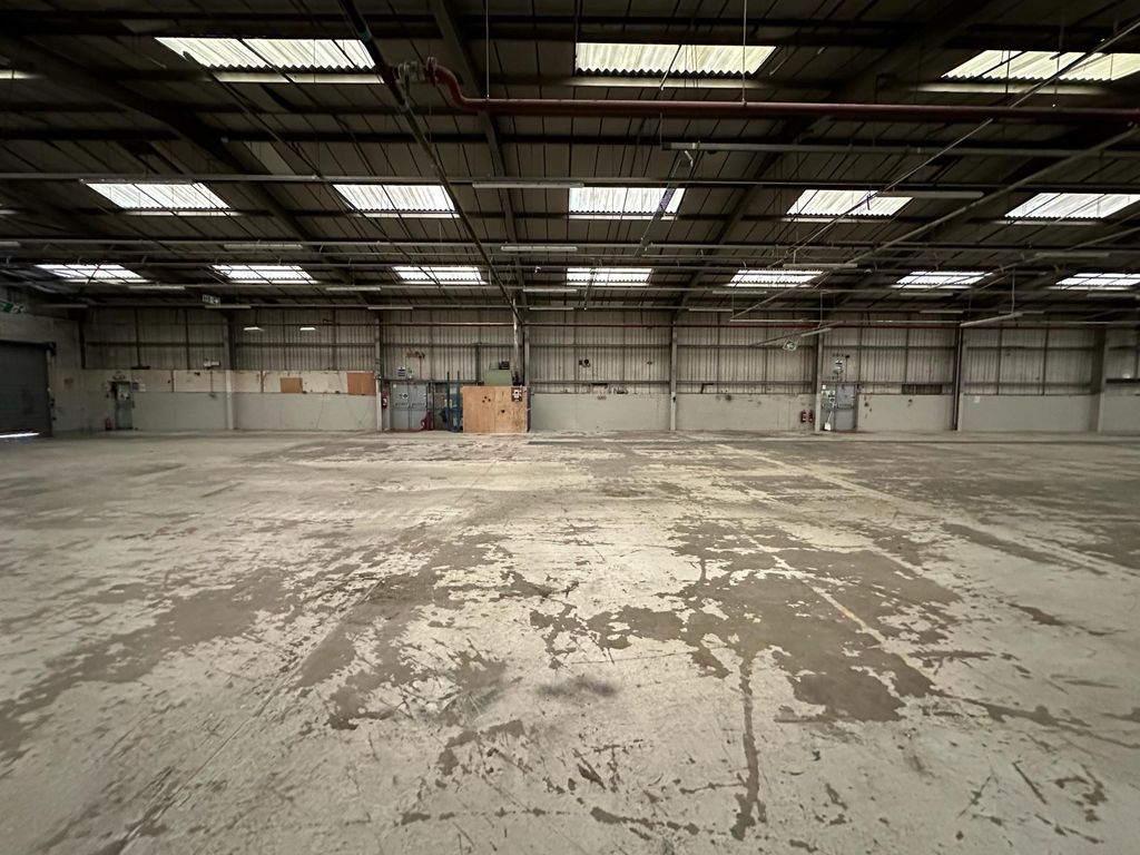 Warehouse to let in Windows, Ridgewell Way, Tonypandy CF40, £27,960 pa