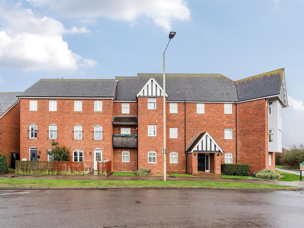 2 bed flat for sale in Wadsworth Court, Elstow, Bedford MK42, £200,000
