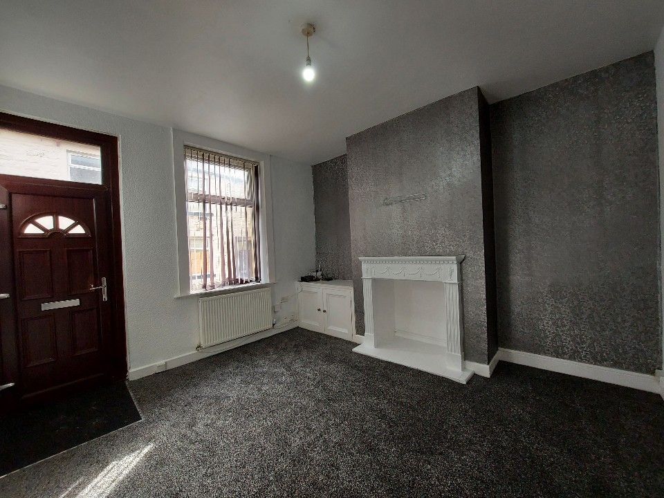 2 bed terraced house to rent in Kime Street, Burnley BB12, £525 pcm