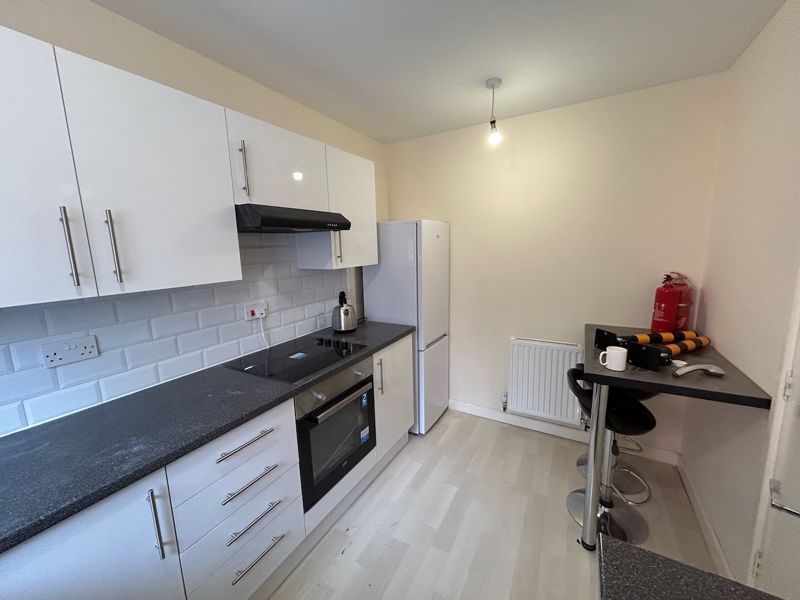 2 bed end terrace house to rent in Dove Street, Bristol BS2, £1,400 pcm