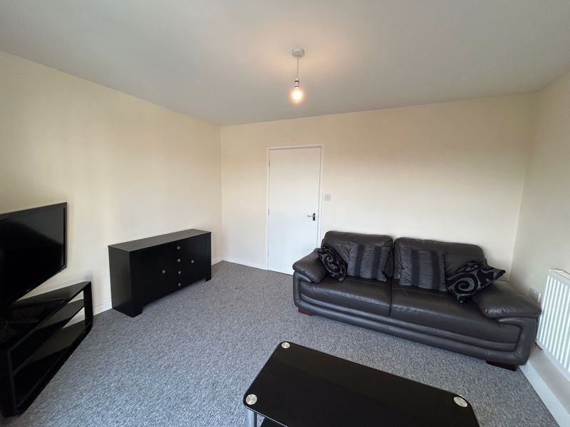 2 bed end terrace house to rent in Dove Street, Bristol BS2, £1,400 pcm