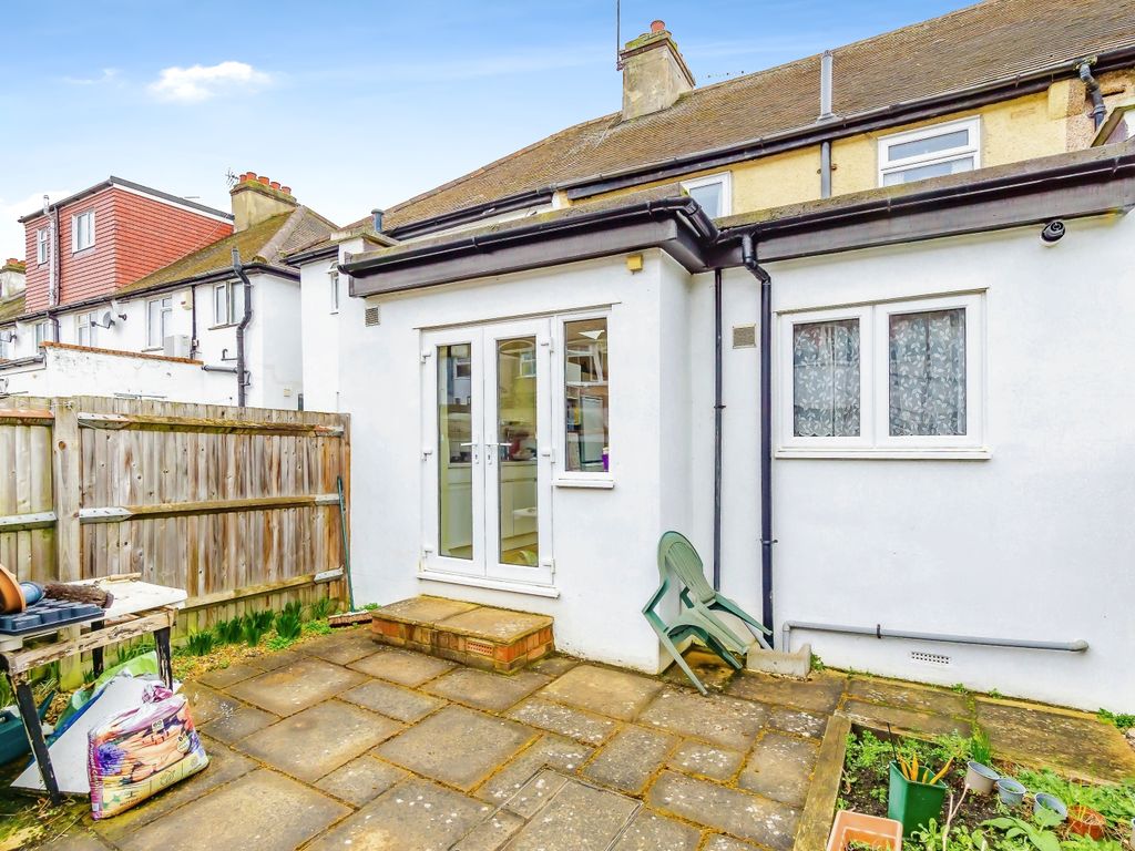 3 bed terraced house for sale in Whytecliffe Road North, Purley CR8, £565,000
