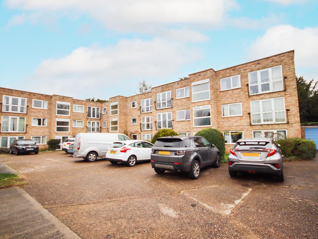 2 bed flat for sale in Riseley Road, All Saints Avenue, Maidenhead SL6, £287,500