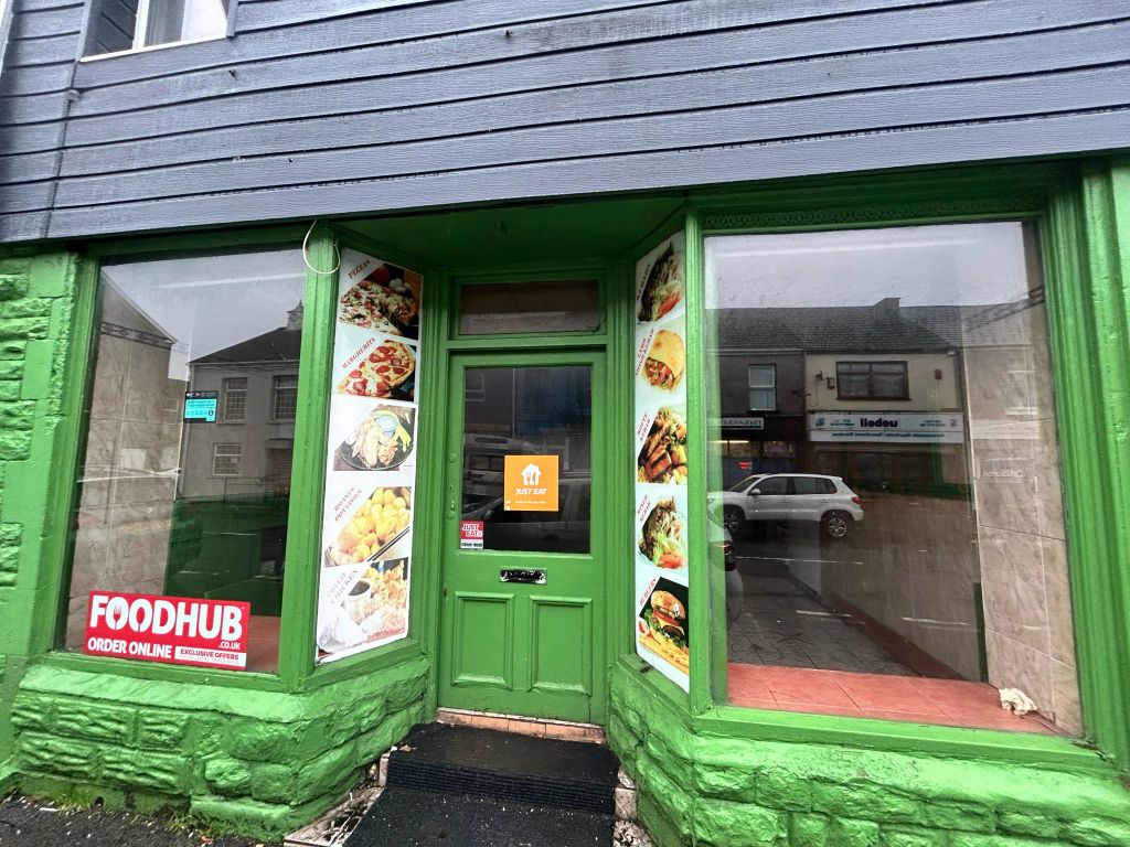 Leisure/hospitality to let in Station Road, Llanelli SA15, £15,000 pa