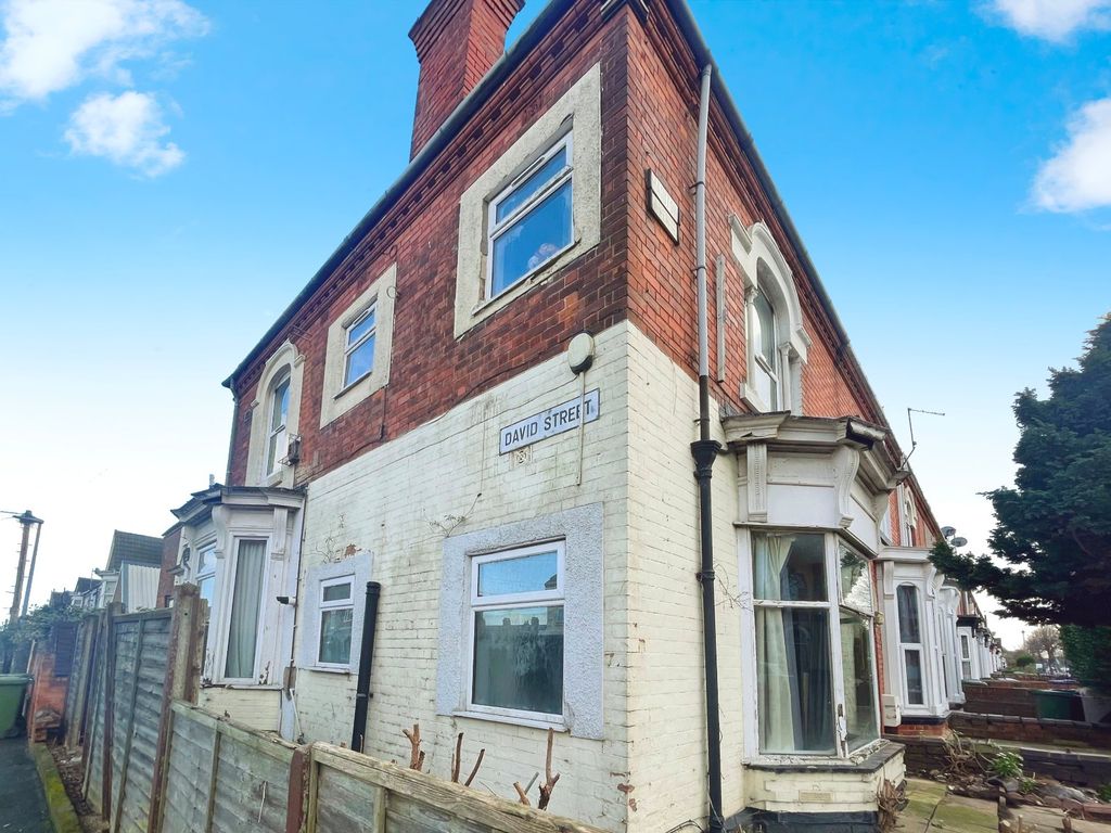 1 bed flat for sale in Hainton Avenue, Grimsby, Lincolnshire DN32, £39,950