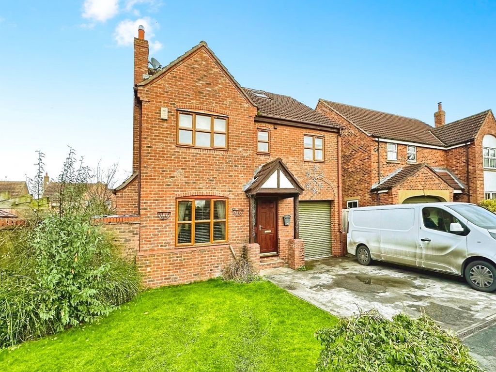 5 bed detached house for sale in Lilac Way, North Duffield, Selby, North Yorkshire YO8, £399,950