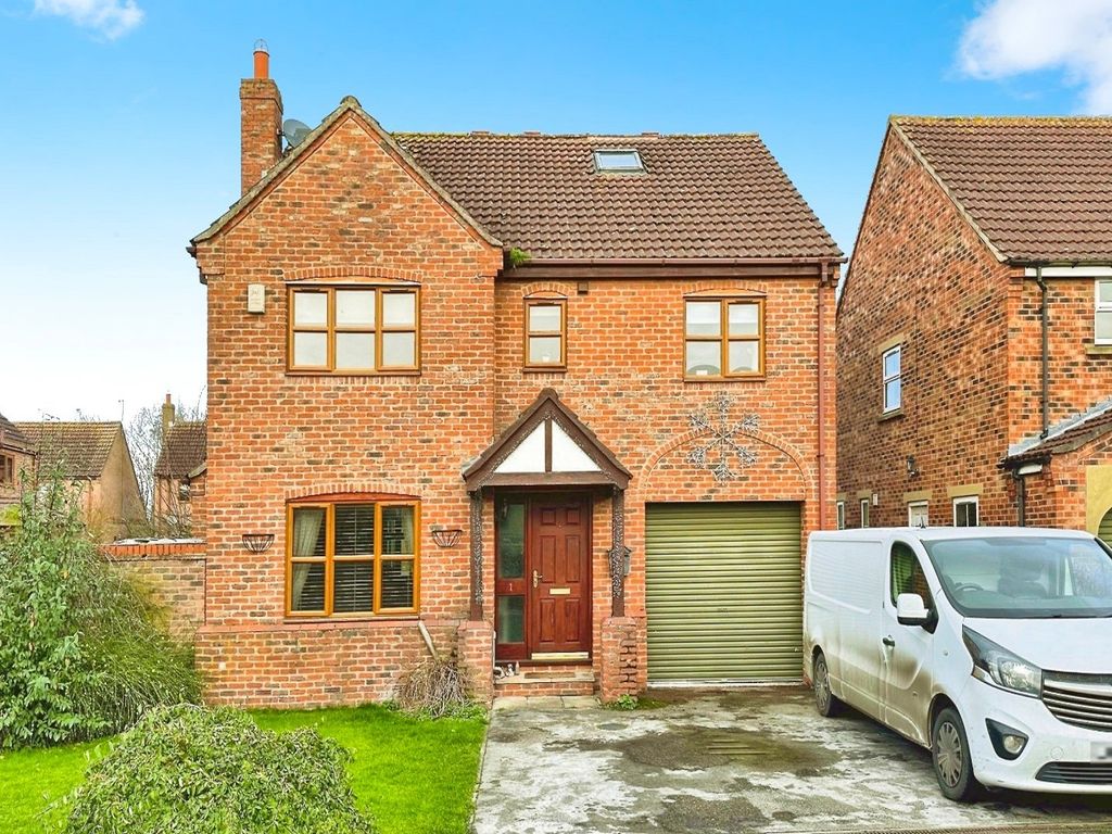 5 bed detached house for sale in Lilac Way, North Duffield, Selby, North Yorkshire YO8, £399,950