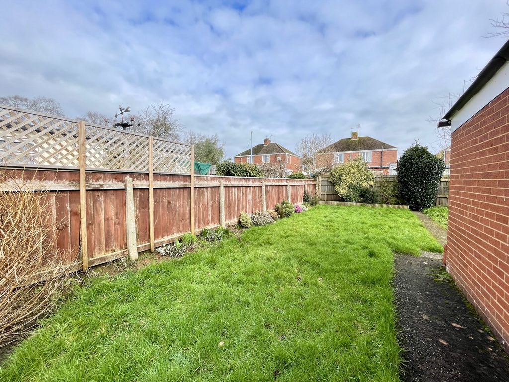 2 bed bungalow for sale in Kingsley Avenue, Exeter EX4, £270,000