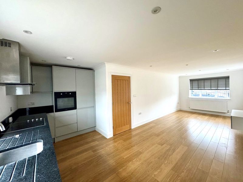 1 bed flat to rent in Victoria Road, New Barnet, Barnet EN4, £1,500 pcm