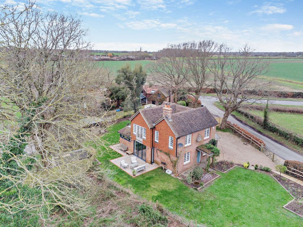 3 bed detached house for sale in Cow Lane, Laughton, Lewes, East Sussex BN8, £995,000