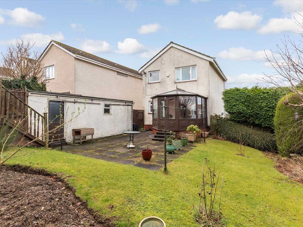 3 bed detached house for sale in Borthwick Drive, Gardenhall, East Kilbride G75, £220,000