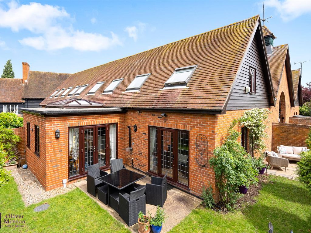 3 bed barn conversion for sale in Acorn Street, Hunsdon, Ware SG12, £750,000