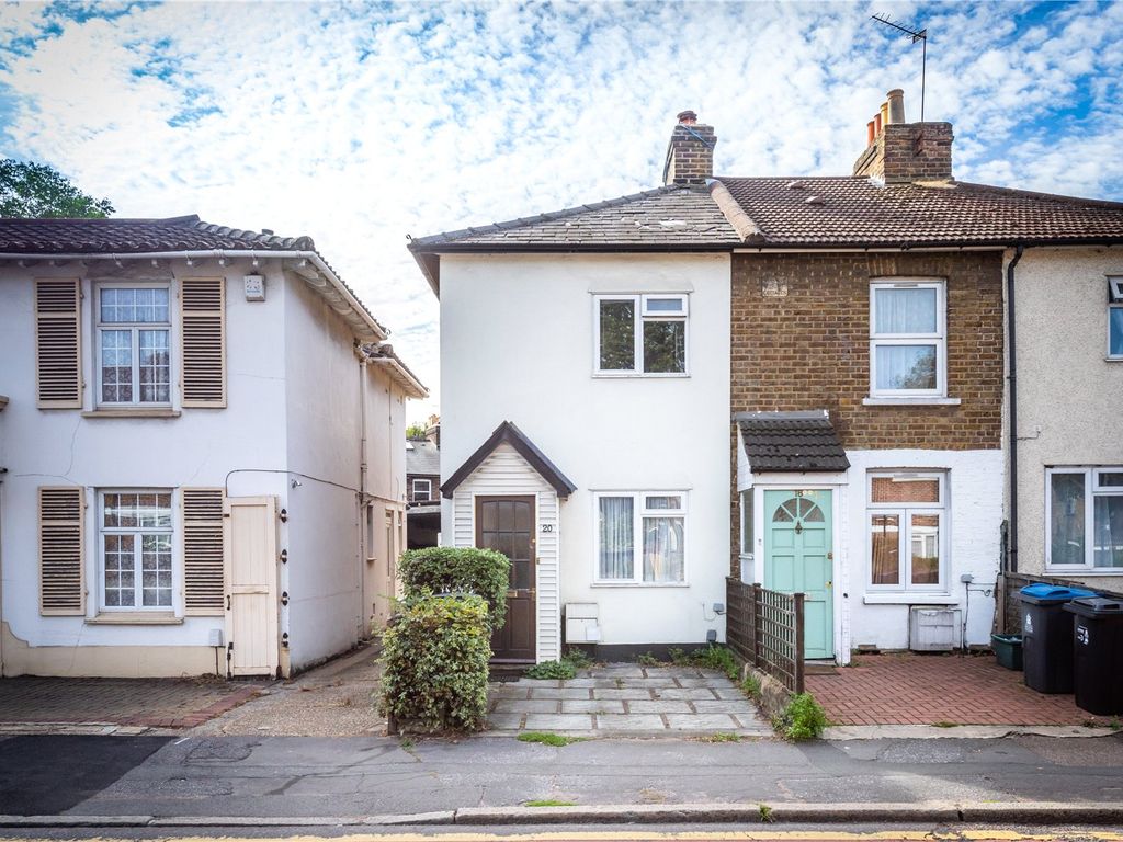 2 bed end terrace house to rent in Cambridge Road, Kingston Upon Thames KT1, £1,990 pcm