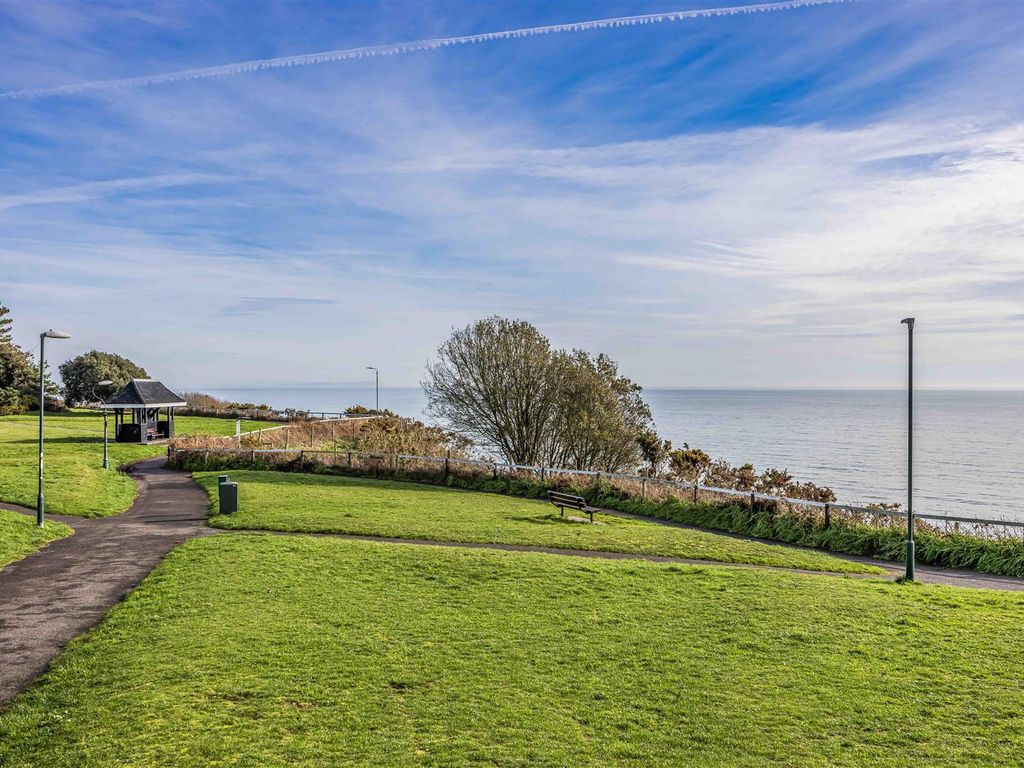 2 bed flat for sale in Durley Gardens, Bournemouth BH2, £475,000