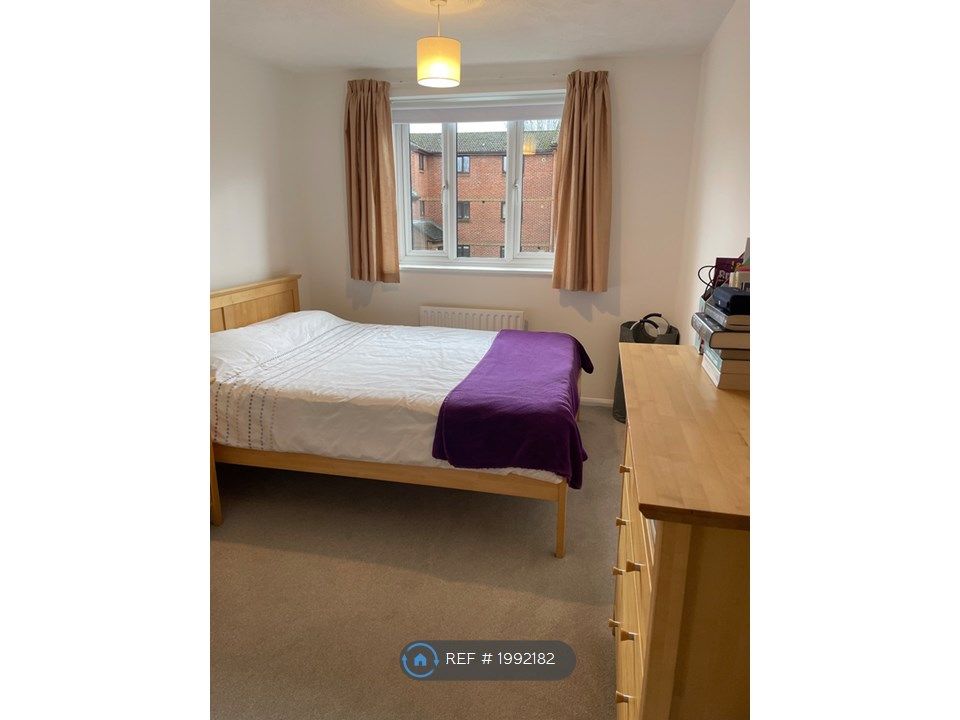 1 bed flat to rent in Abbotsbury Court, Horsham RH13, £1,150 pcm