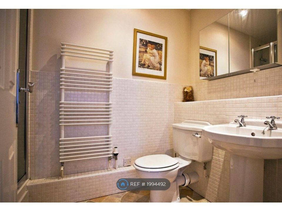 2 bed flat to rent in Middleton St George, Darlington DL2, £750 pcm