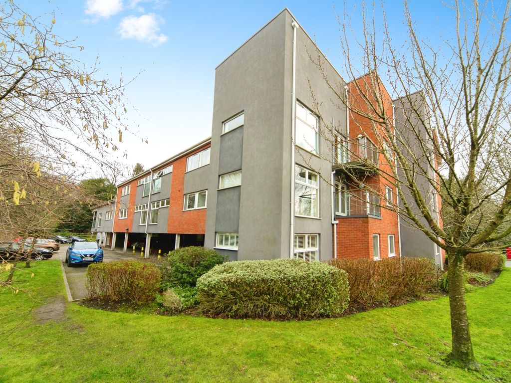 3 bed flat for sale in Gawer Park, Chester CH1, £220,000